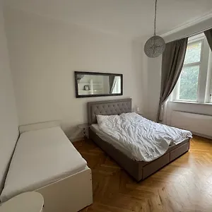 exclusive-old-town-apartments.praguehotelsweb.com/
